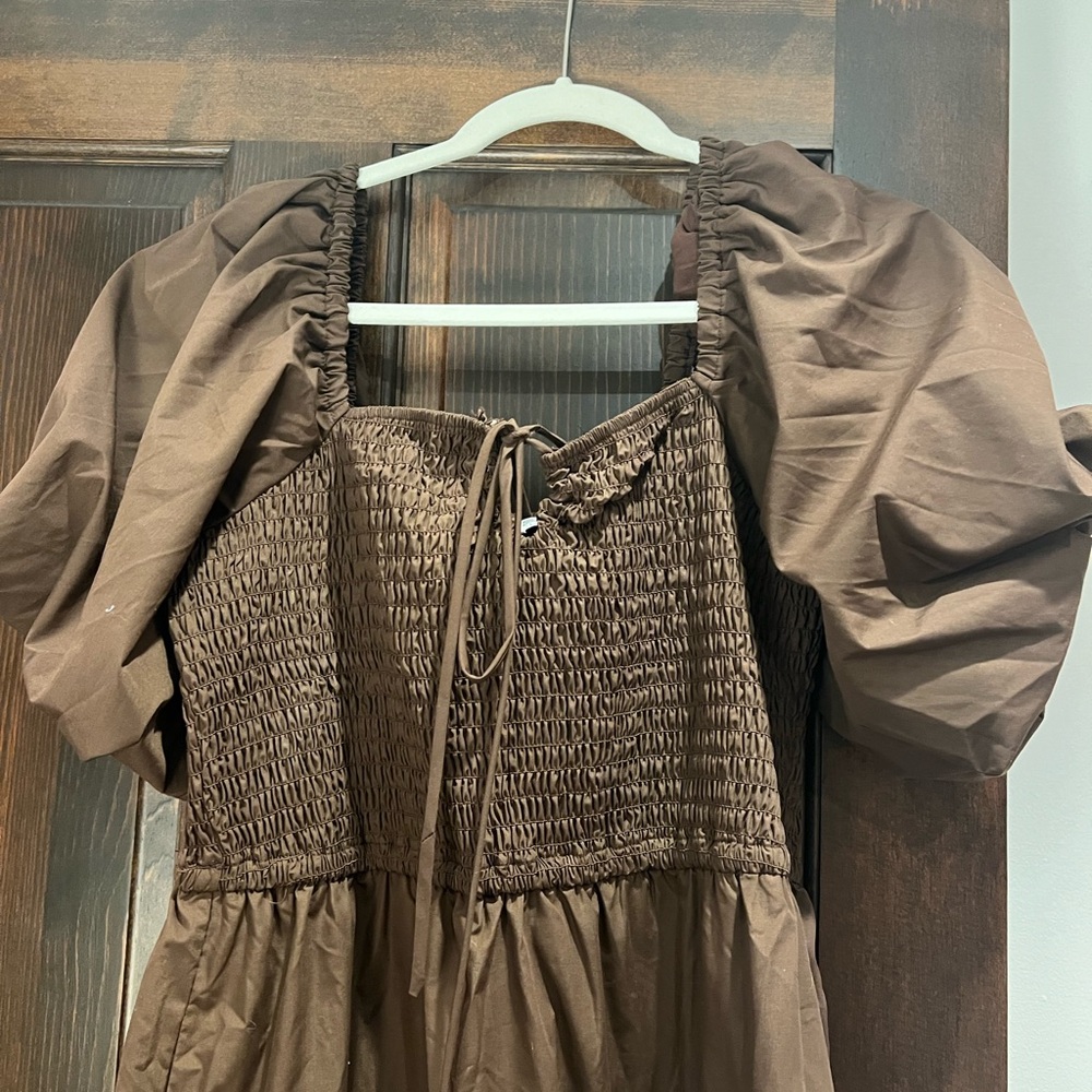 NWOT Greylin Poplin Puff Sleeve Midi Dress